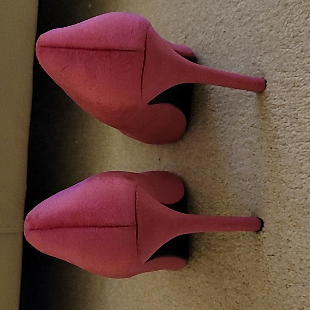 Shoes - Picture 2 of 3